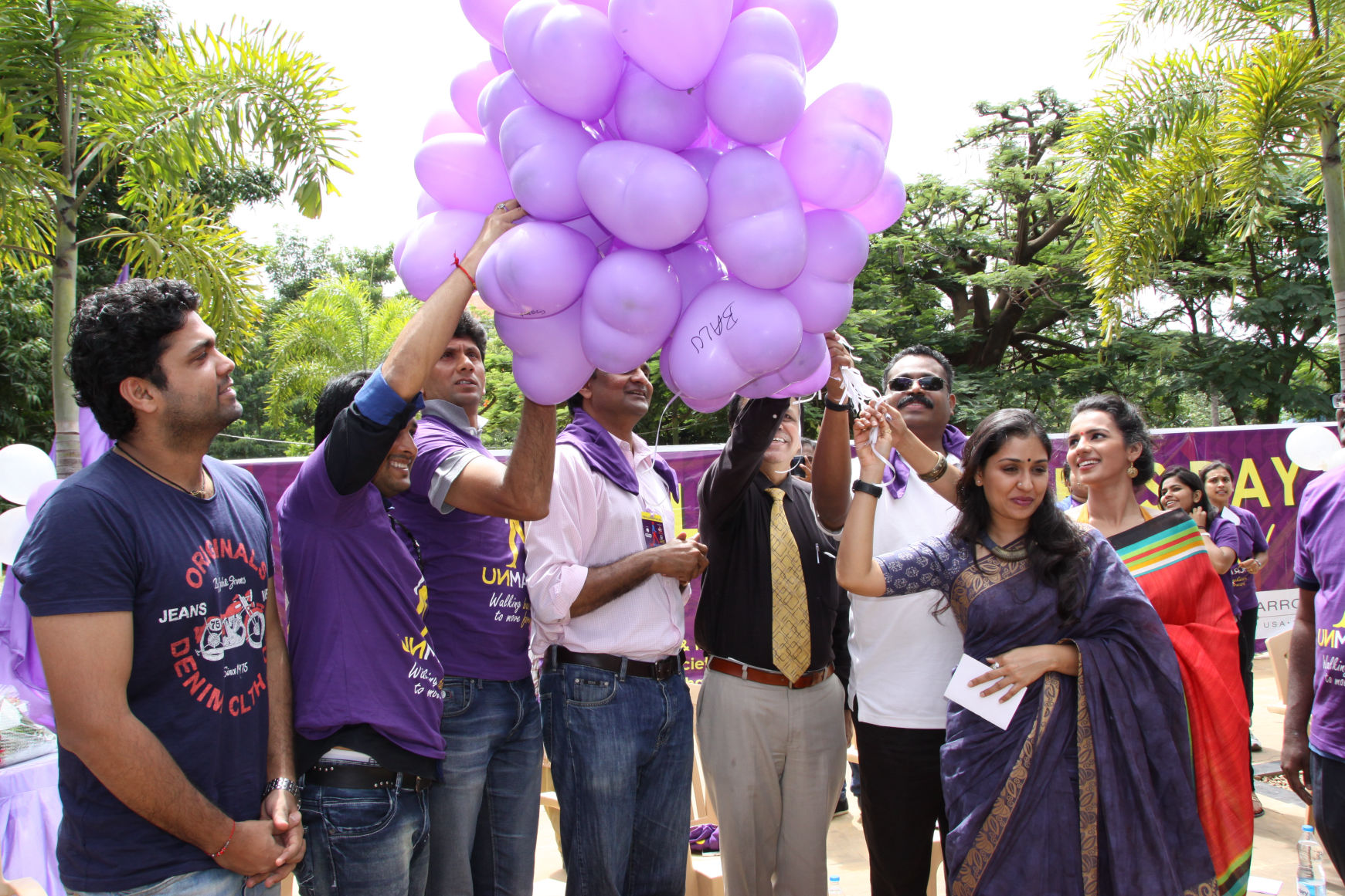 Javagal Srinath, Venkatesh Prasad and a few Sandalwood Actors at a World Alzheimer's Day event organized by NMT